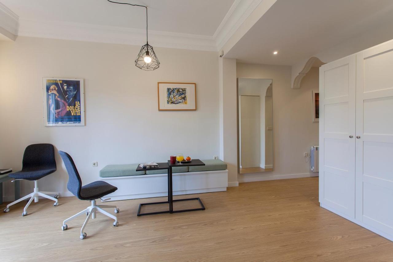 Apartment Near The Marina, Valencia Bagian luar foto