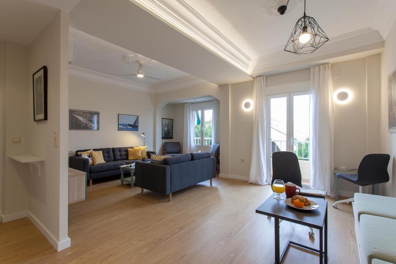 Apartment Near The Marina, Valencia Bagian luar foto