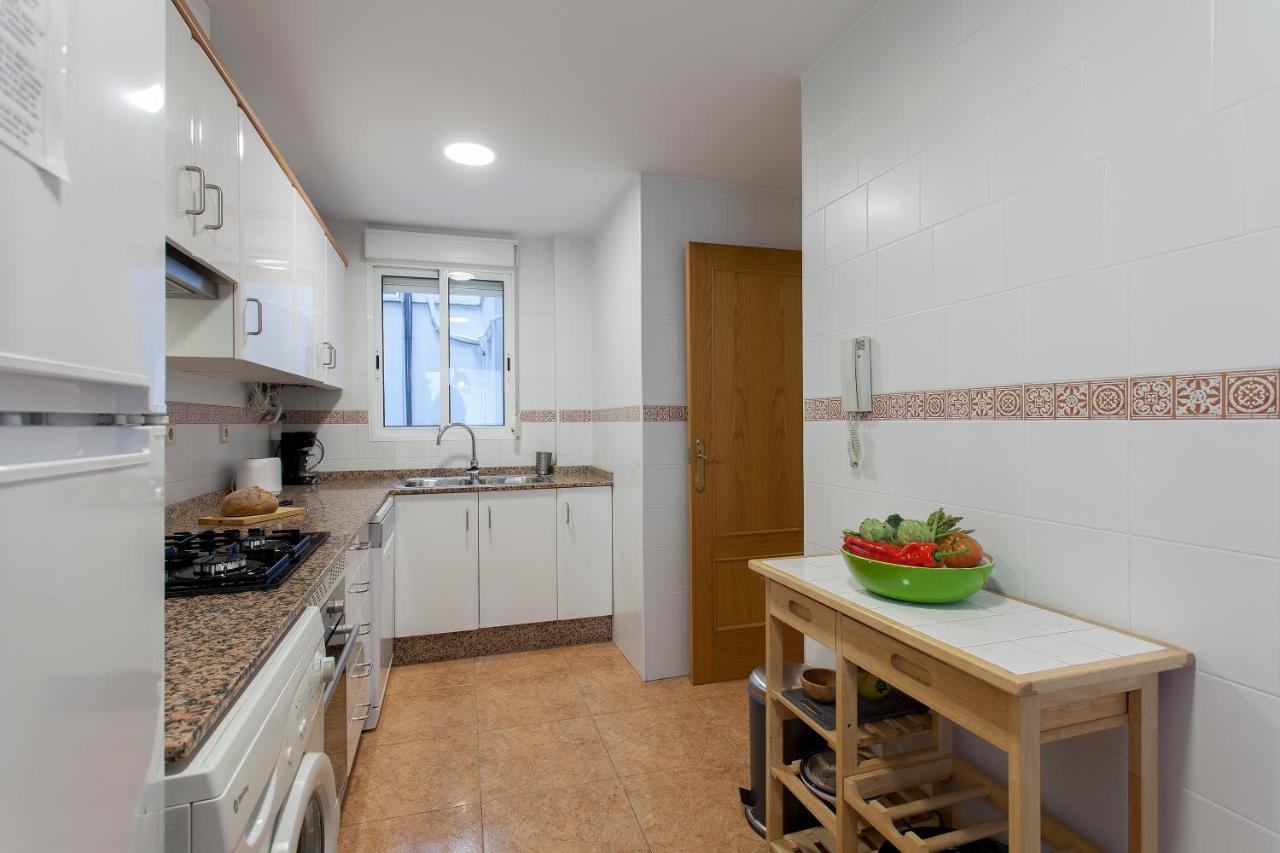 Apartment Near The Marina, Valencia Bagian luar foto
