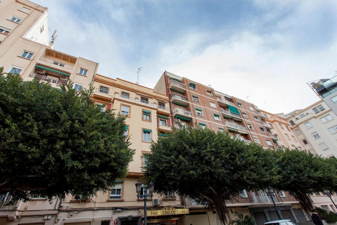Apartment Near The Marina, Valencia Bagian luar foto