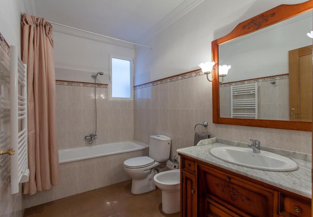 Apartment Near The Marina, Valencia Bagian luar foto