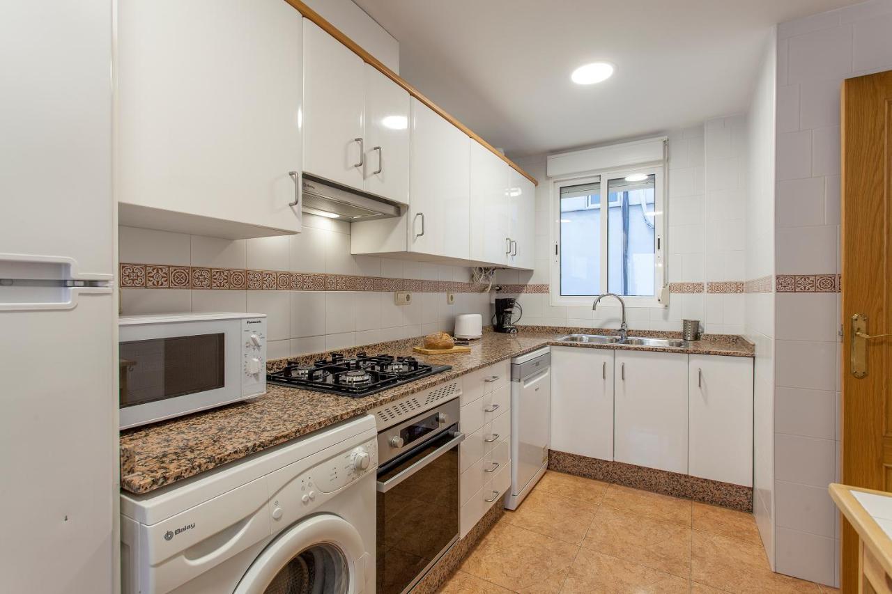 Apartment Near The Marina, Valencia Bagian luar foto