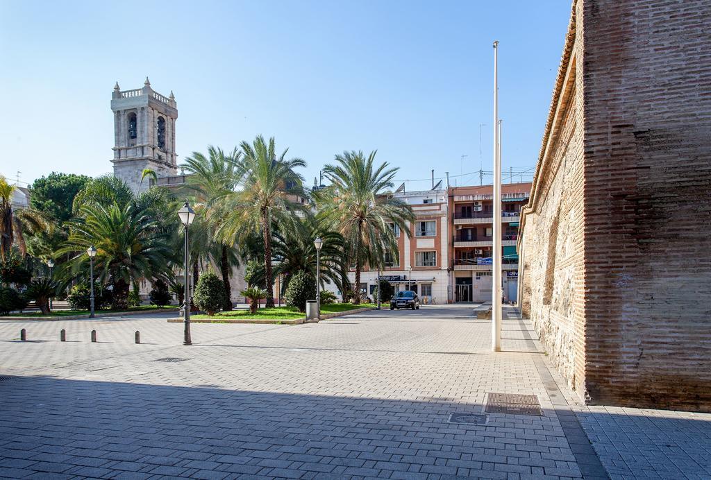 Apartment Near The Marina, Valencia Bagian luar foto